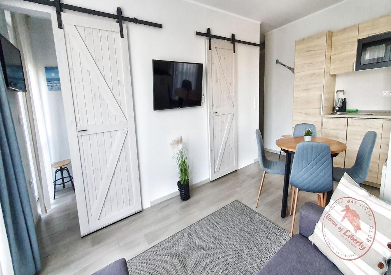 Marina Apartment By Dora Keszthely Extérieur photo