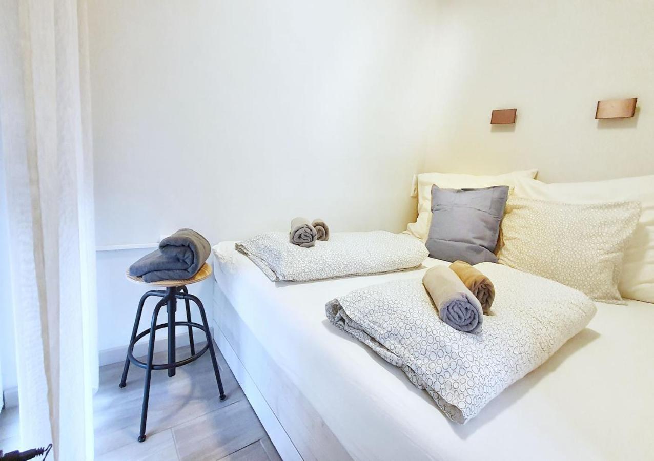 Marina Apartment By Dora Keszthely Extérieur photo