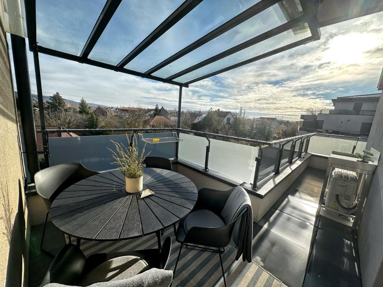 Marina Apartment By Dora Keszthely Extérieur photo