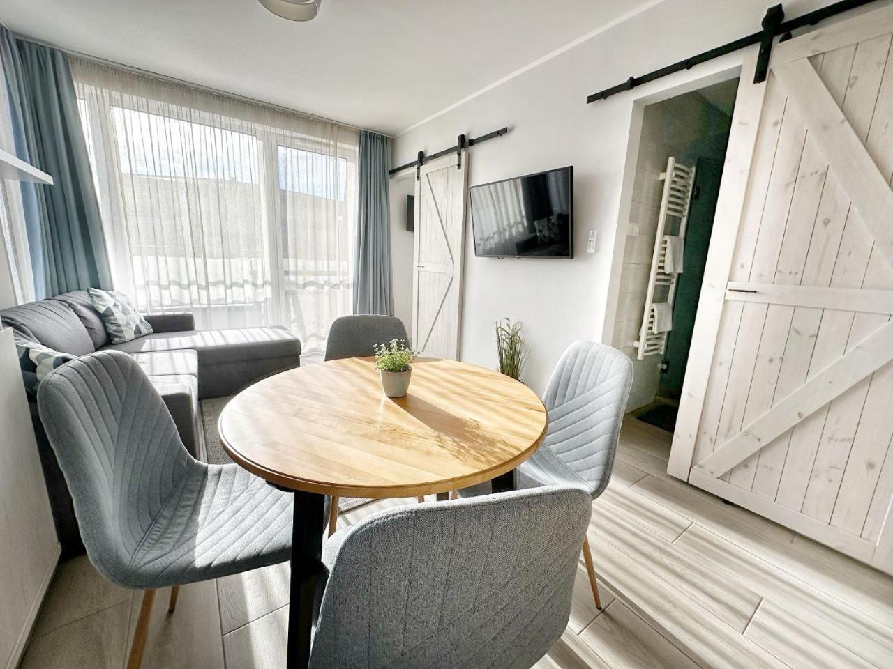 Marina Apartment By Dora Keszthely Extérieur photo