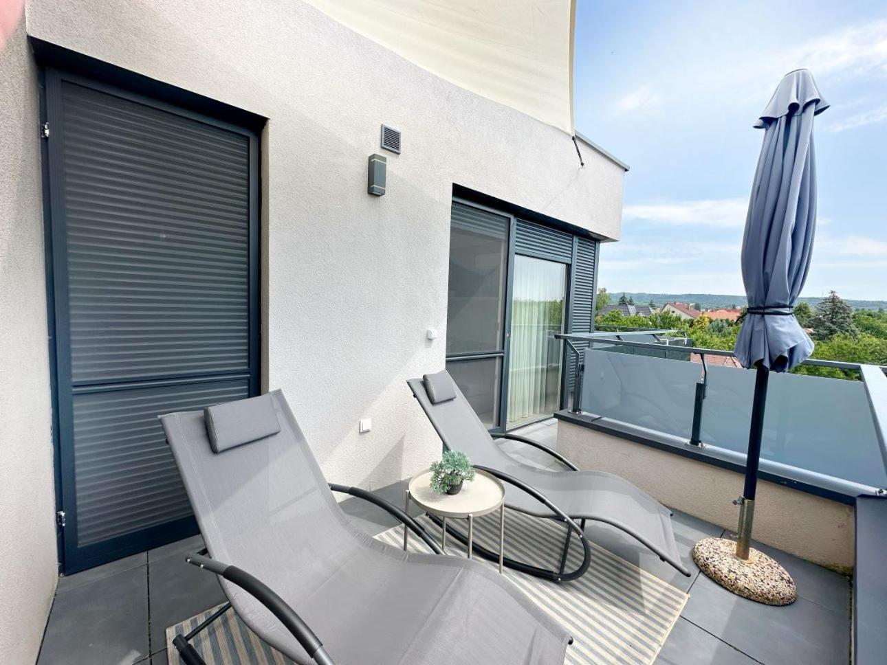 Marina Apartment By Dora Keszthely Extérieur photo