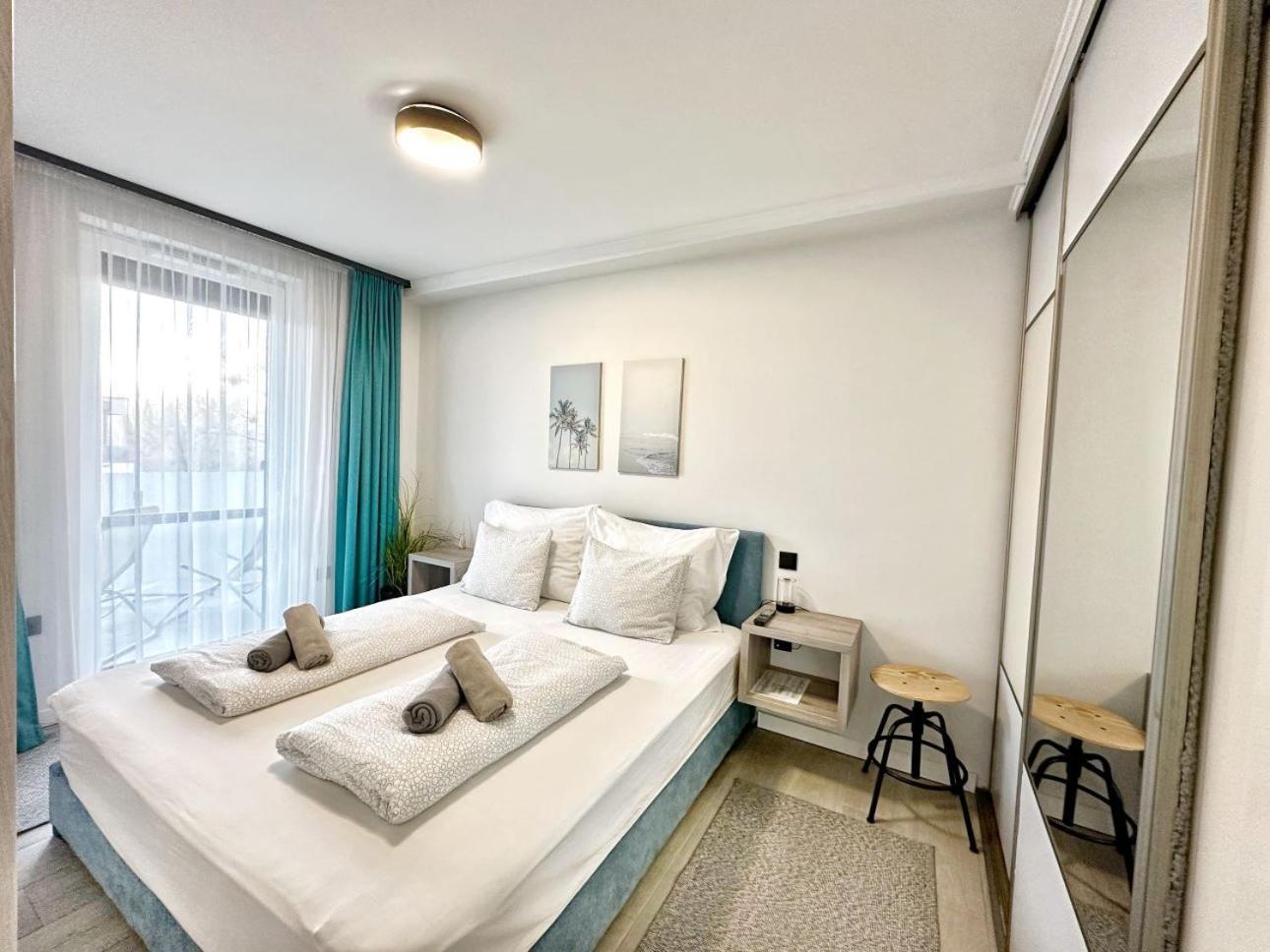 Marina Apartment By Dora Keszthely Extérieur photo
